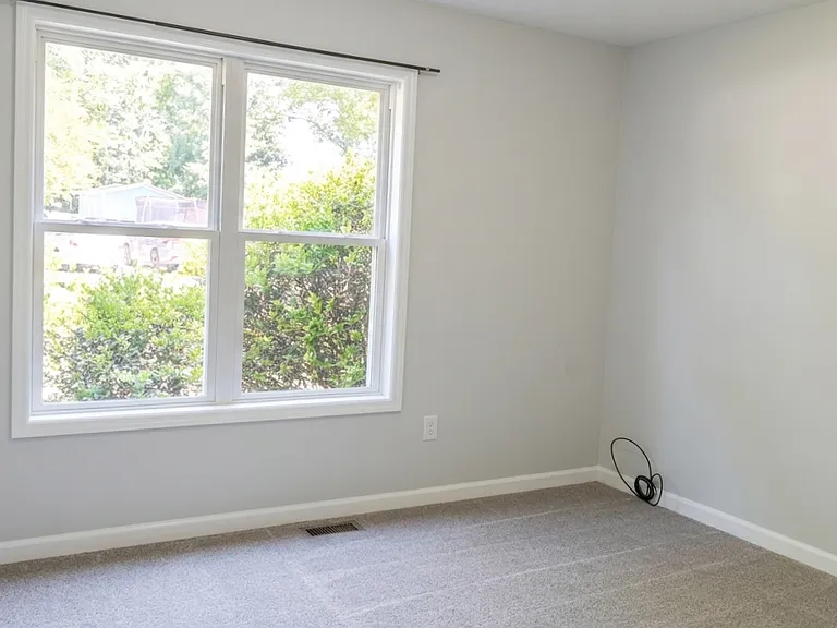 433 Kellywood Ct — Photo 16