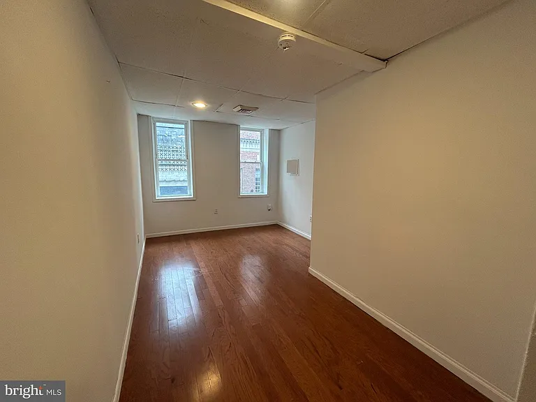 44 S 2nd St #2 — Photo 4