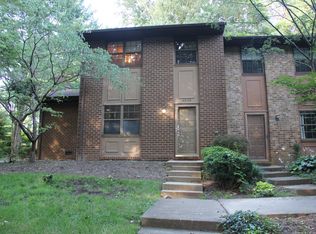 2008 Headlands Cir, Reston, VA 20191