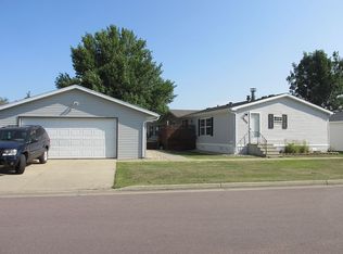 5608 W Misty Glen Pl, Sioux Falls, SD 57106