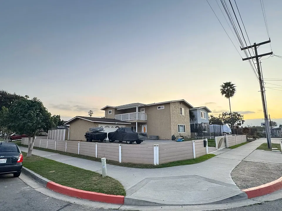 1097 Grove Ave