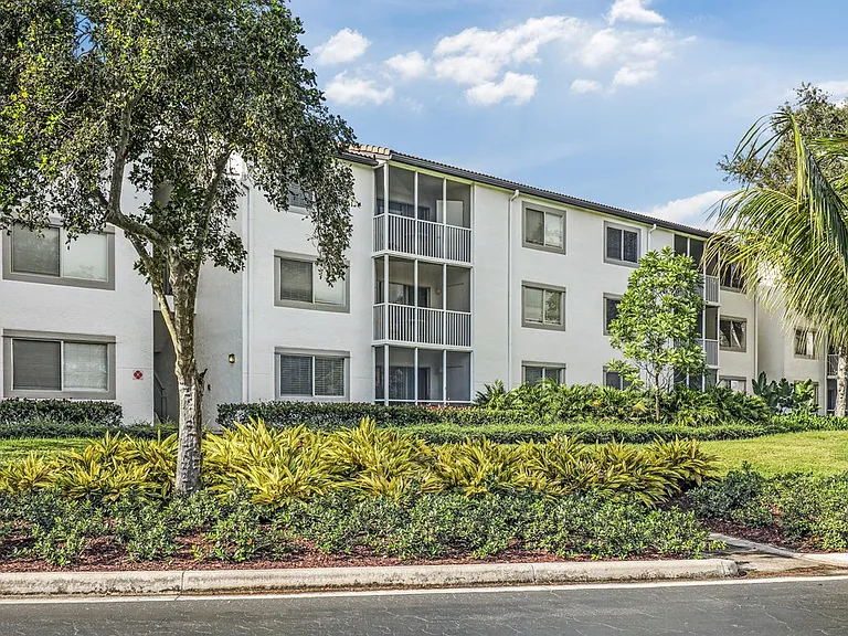 The Cove at Boynton Beach Apartments — Photo 17