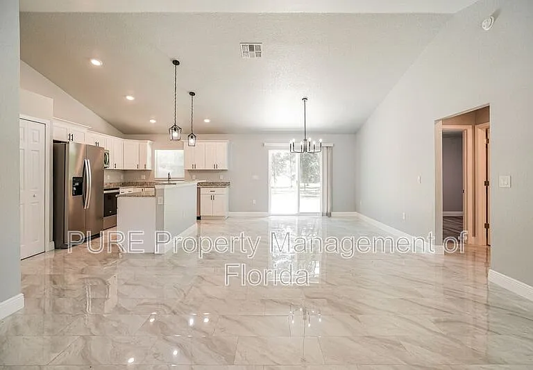 6419 NW 57th Ave — Photo 6
