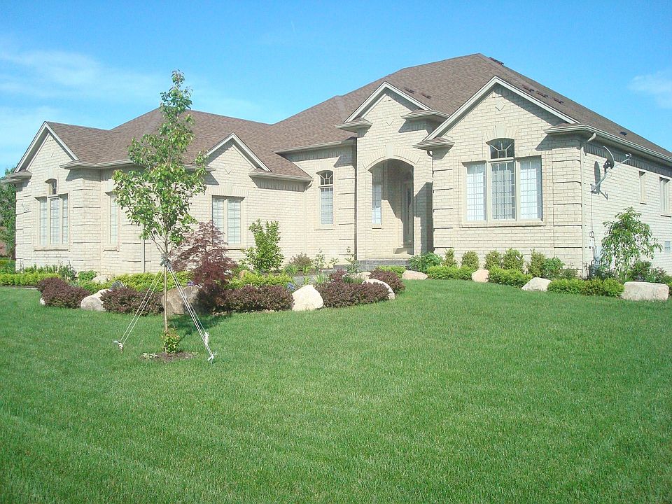 1st image of 61234 Burningwood Dr