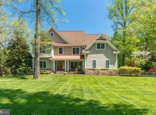 3127 Holmes Run Rd, Falls Church, VA 22042
