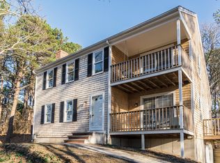 9 Old Castle Rd, Yarmouth Port, MA 02675