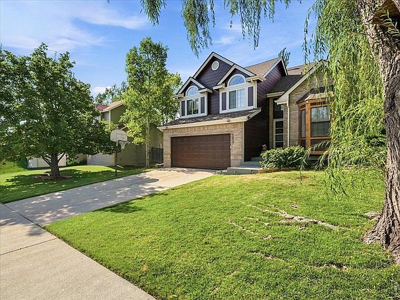 3rd image of 1037 Deer Creek Ln