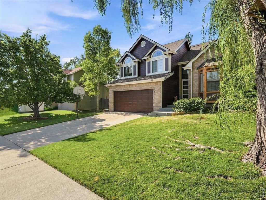 1037 Deer Creek Ln