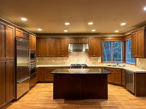 2339 23rd Ln NE Photo 1