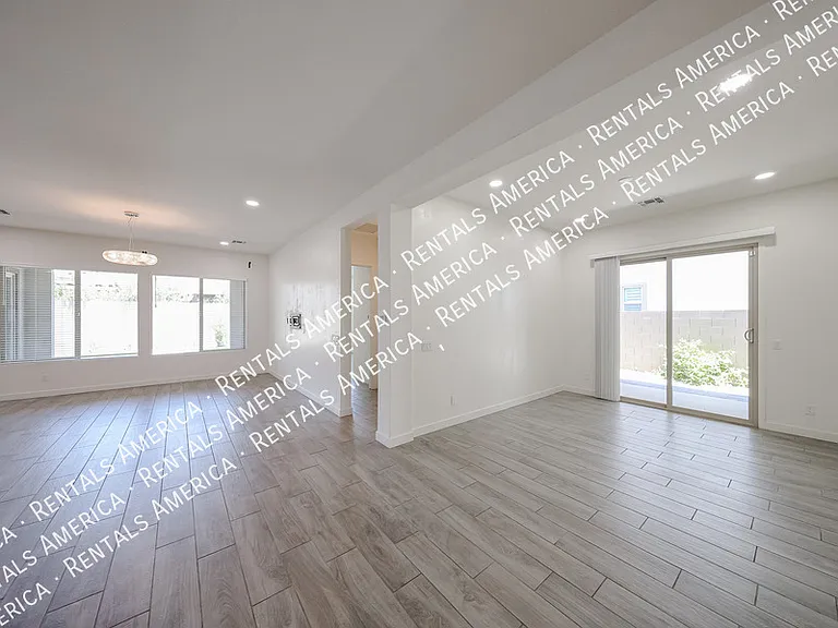 1530 E San Carlos Way — Photo 9