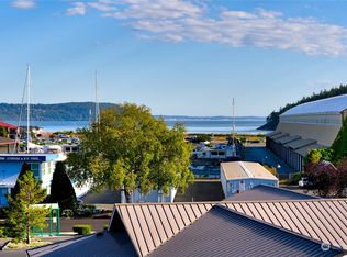 1800 Skyline Way APT 201, Anacortes, WA