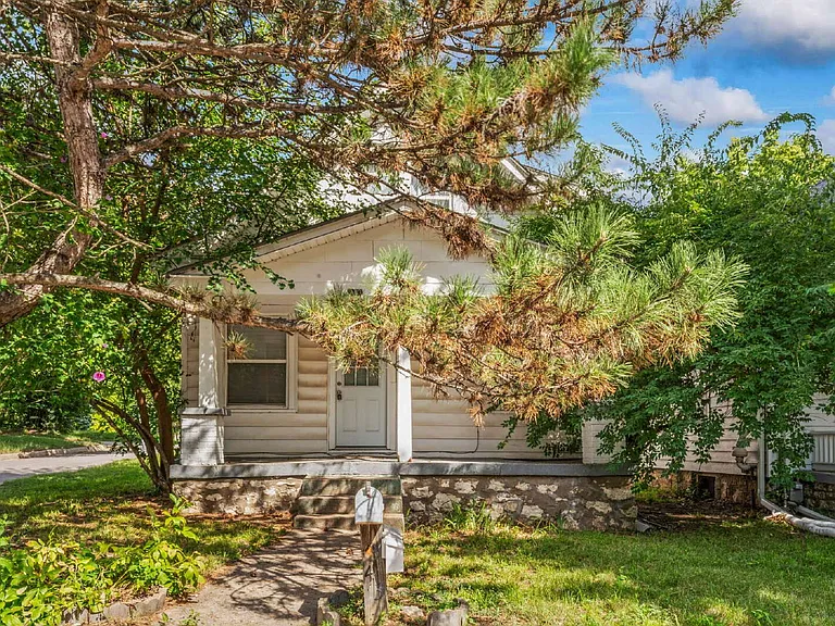 343 Cambridge St — Photo 27