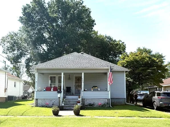 1106 E Saint Louis St, West Frankfort, IL 62896