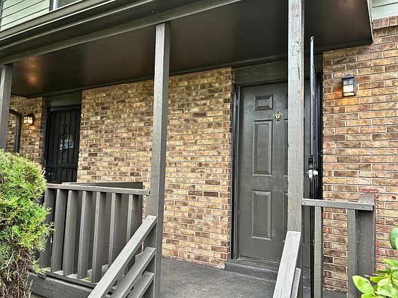 3rd image of 780 Garrison Dr