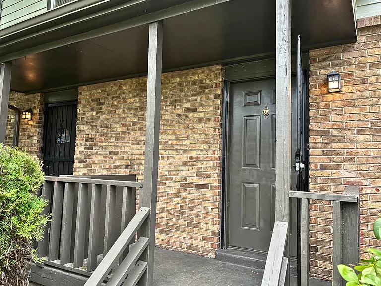 780 Garrison Dr — Photo 3