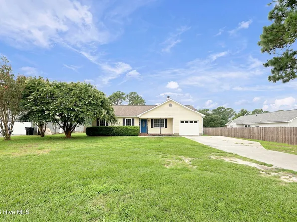 496 Sand Ridge Road, Hubert, NC 28539