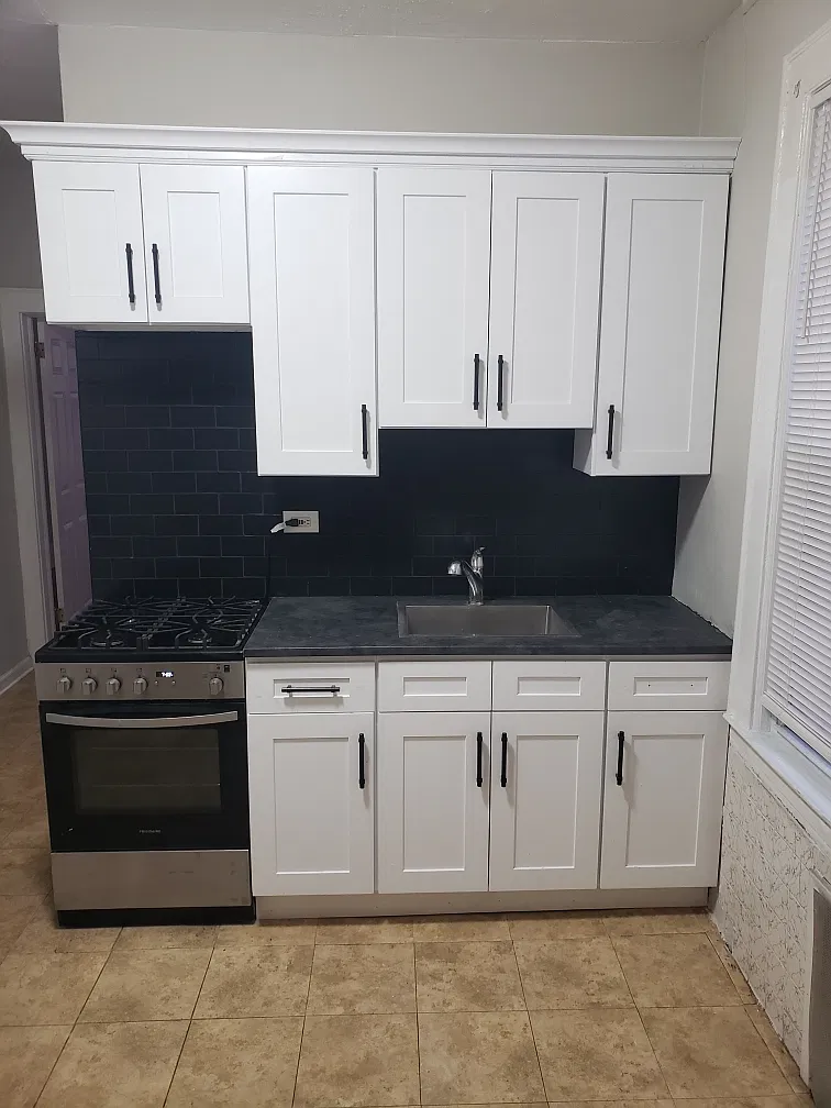 2 bed, $2,000 — Photo 2