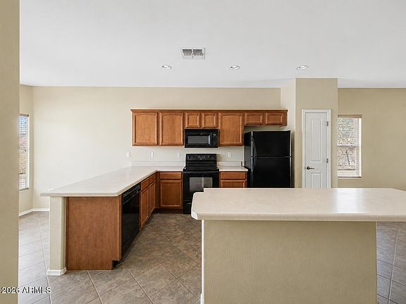 4th image of 11641 W Adam Street