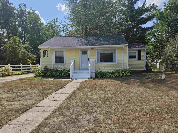 2303 W Ludington Dr, Farwell, MI 48622
