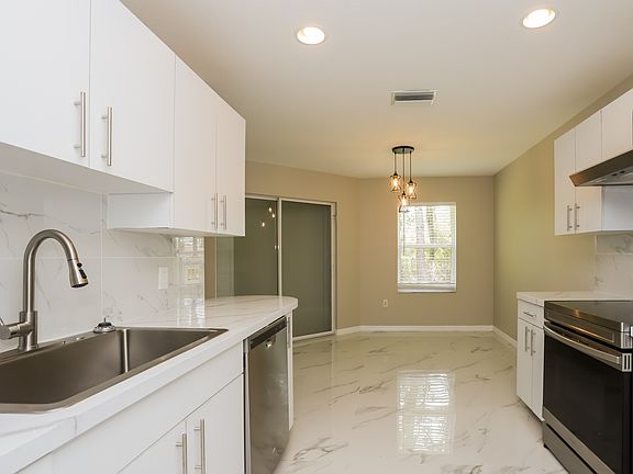 4th image of 4459 Glordano Ave