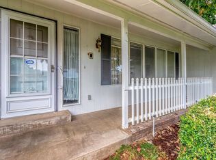 27 NE Tremont Dr, College Place, WA 99324
