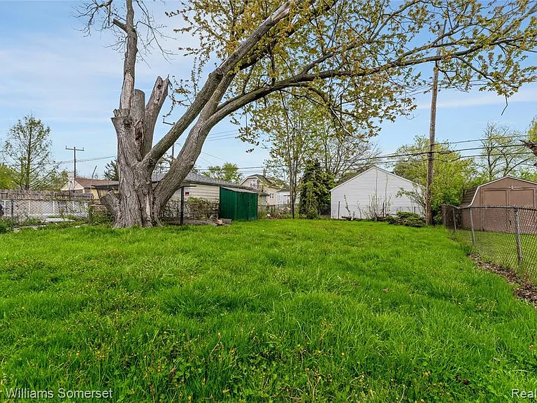 24646 Tuscany Ave — Photo 23