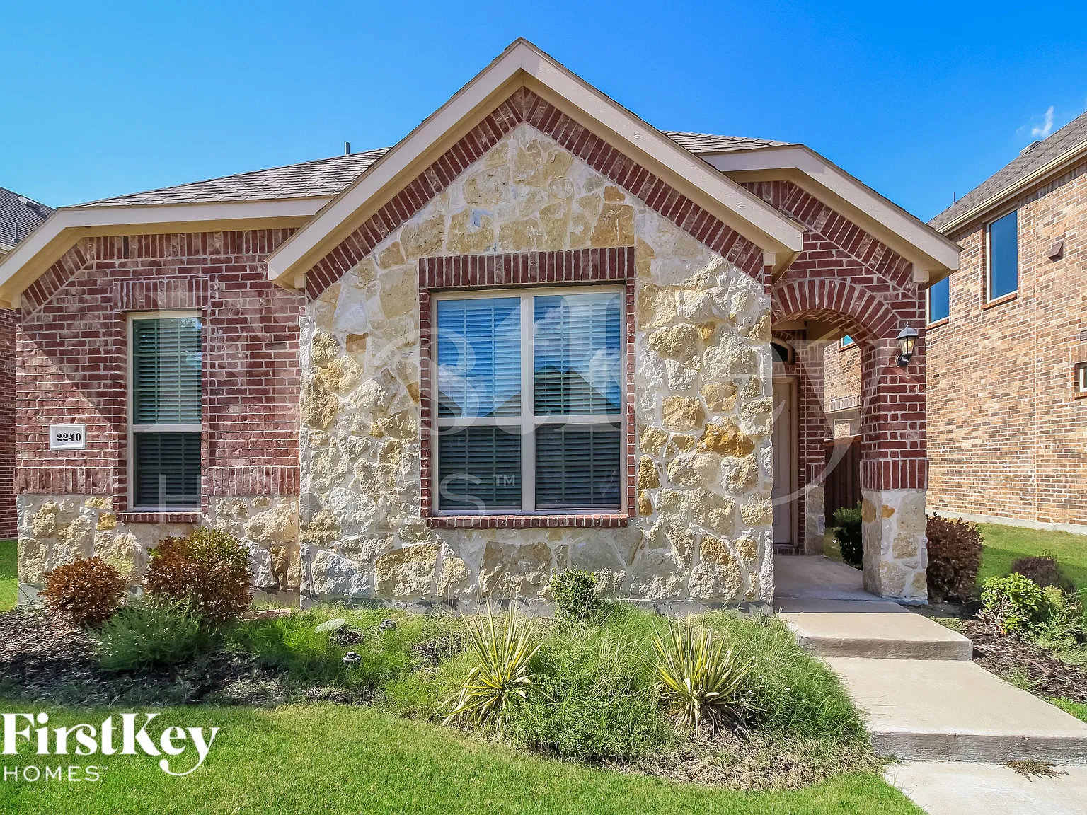 3 bed, 2.0 bath, 1520 sqft, $2,350 — Photo 1