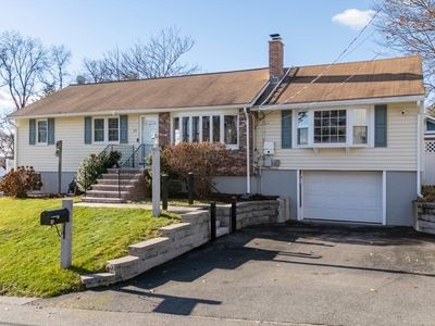 69 Coburn Dr, Lowell, MA, 01854