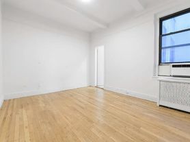 151 W 74th St