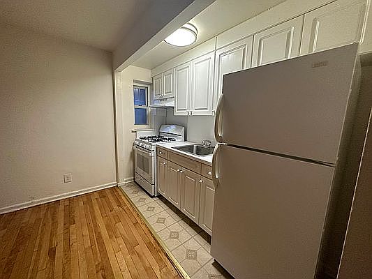 1st image of 131 Highland Ave