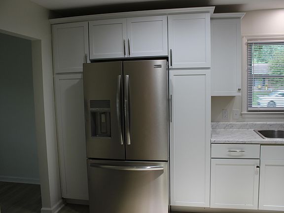 5th image of 3193 Carriage Ln