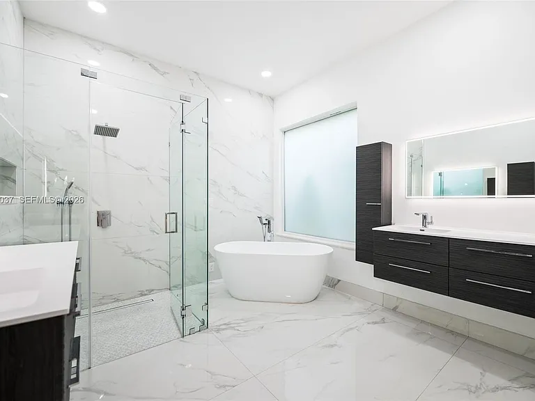 2497 Bay Isle Dr — Photo 17