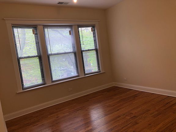 2nd image of 6718 N Lakewood Ave #1