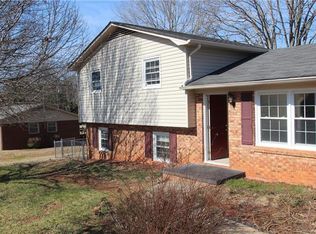 2737 33rd Ave NE, Hickory, NC 28601