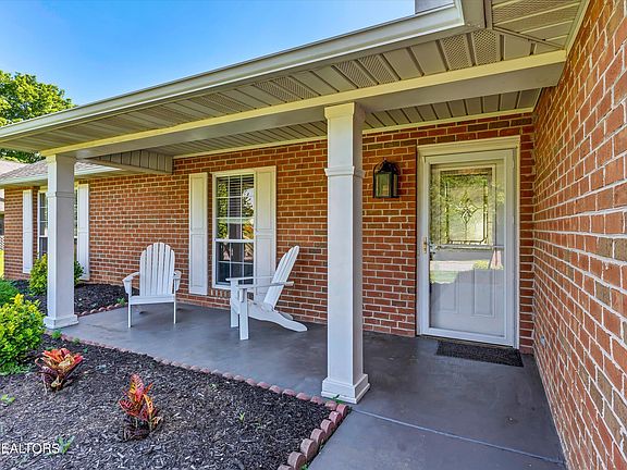 4th image of 1239 N Wingate Way