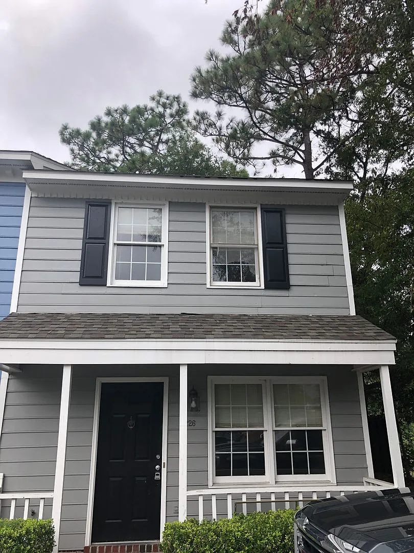 2 Bedroom 1.5 Bathroom Townhouse — Photo 1