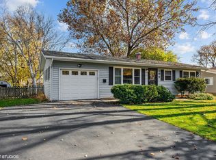 106 S 19th St, St Charles, IL 60174