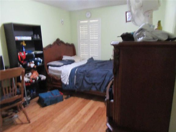 3rd image of 3215 Plumstead Dr