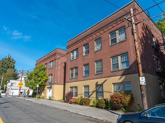 2nd image of 1210 SE 20th Ave APT 103
