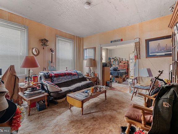 4th image of 76 Mellor Ave