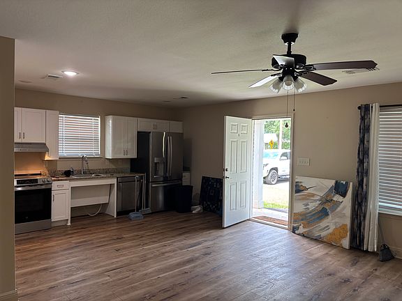 2nd image of 321 Nelson Rd #321