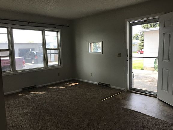 2nd image of 421 15th St W