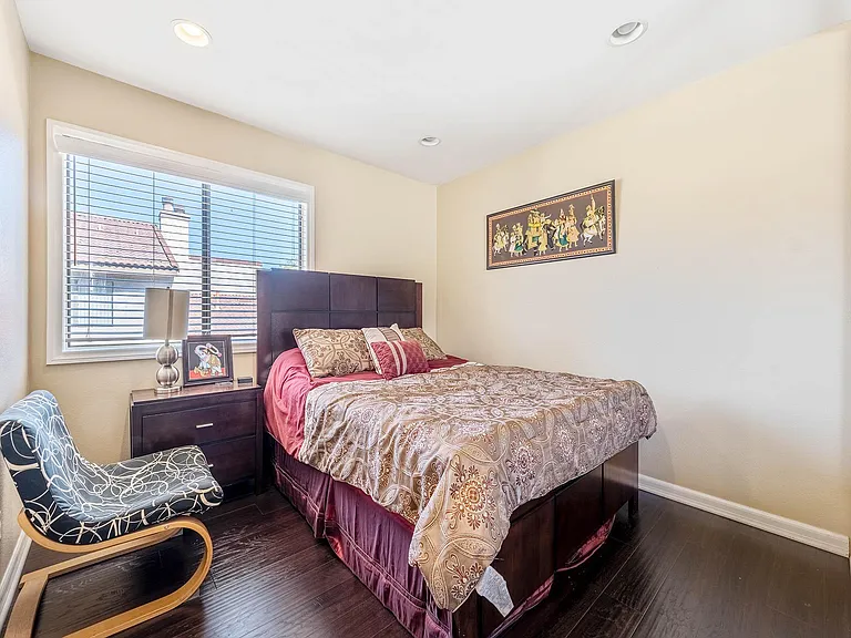 5800 Owensmouth Ave #7 — Photo 26