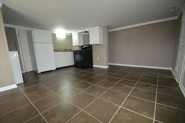 2 bed, $995 — Photo 2