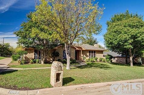 4th image of 1809 Northtown Dr