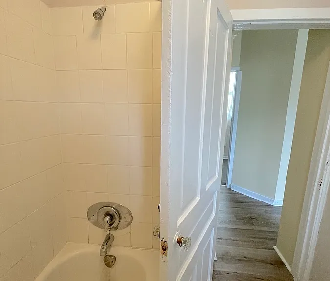 466 Wyandotte St W #MAIN — Photo 12