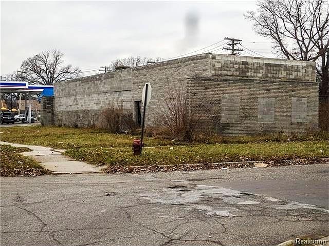 1st image of 1439 E Outer Dr