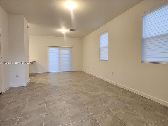 5th image of 2429 SE 28th Dr #2429