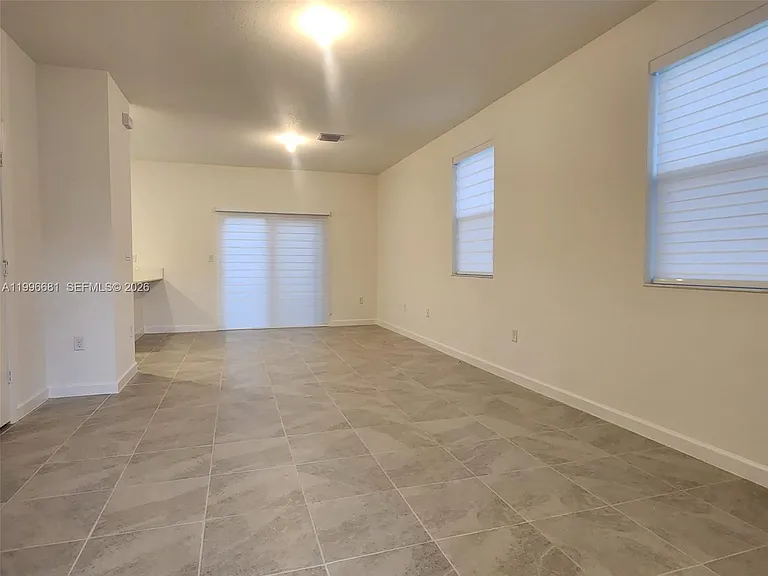 2429 SE 28th Dr #2429 — Photo 5