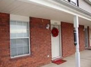 1212 N Iron Horse Dr, Fayetteville, AR 72703